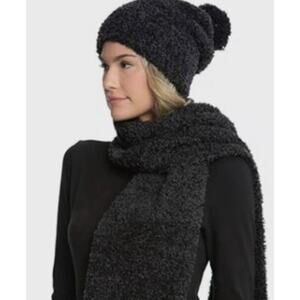 Barefoot Dreams - Cozy Chic Pom Pom Beanie & Scarf Set